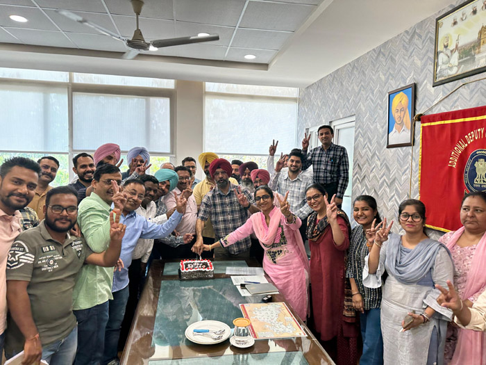 ਏ.ਆਰ.ਓ. ਨਵਰੀਤ ਕੌਰ ਸੇਖੋਂ ਨੇ ਸੈਕਟਰ ਅਫ਼ਸਰਾਂ ਤੇ ਮਾਸਟਰ ਟ੍ਰੇਨਰਾਂ ਨਾਲ ਕੀਤੀ ਮੀਟਿੰਗ